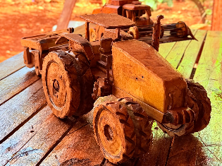 DIVINO AUGUSTO DOURADO                                      (Artesanato - Madeira)